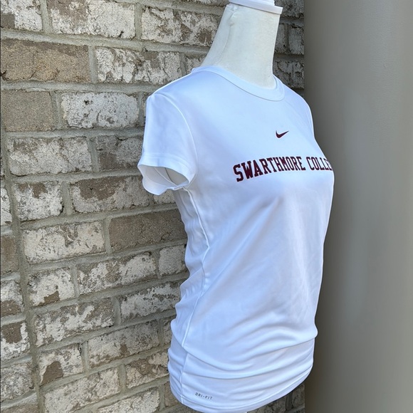 New - Nike Dri-Fit SWARTHMORE Short Sleeve Tee - NWOT - Picture 2 of 10